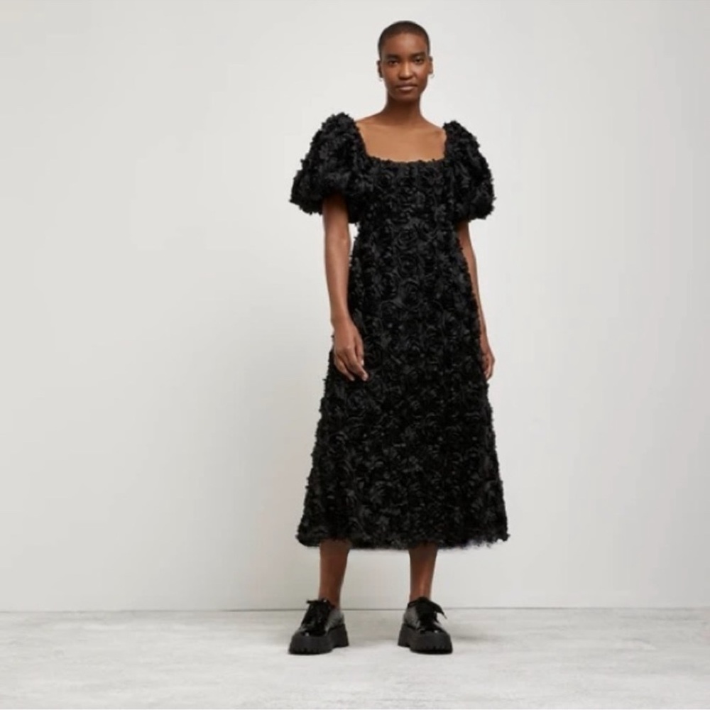 Forever 21 Black 3D Flower Midi Dress Size S